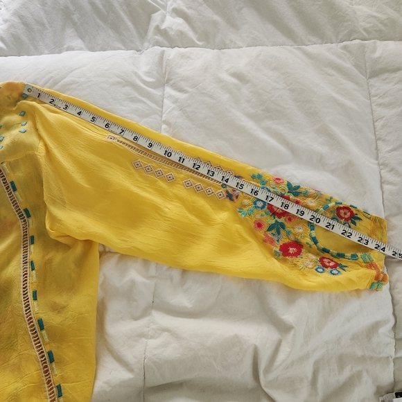 Johnny Was Yellow Embroidered Shirt Ladies Size Large Embroidered Boho Hippie - Picture 7 of 7